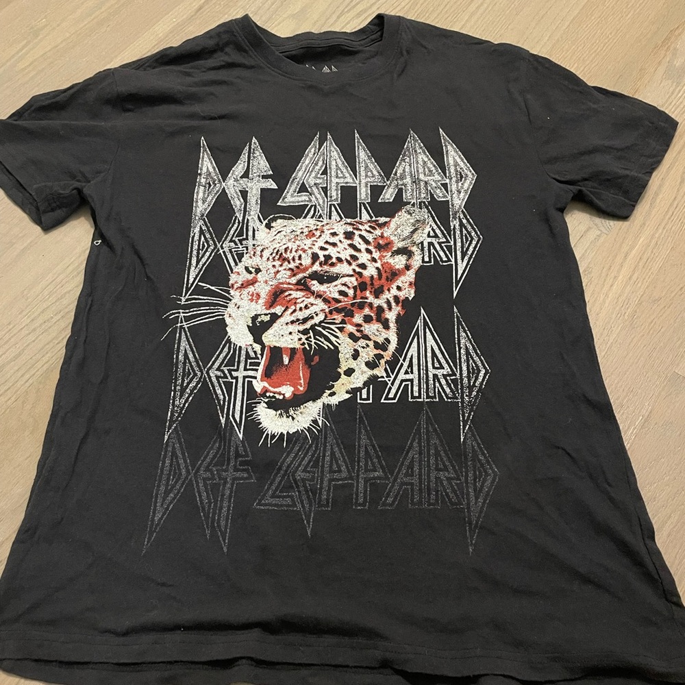 Def leopard shirt
